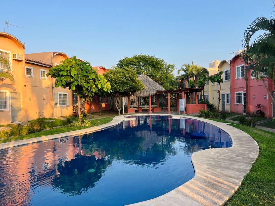 Appartamento Casa Con Alberca A 8 Min De Playa Ixtapa  Esterno foto