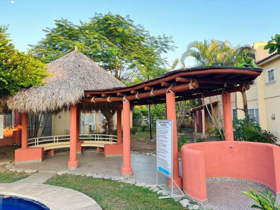 Appartamento Casa Con Alberca A 8 Min De Playa Ixtapa  Esterno foto