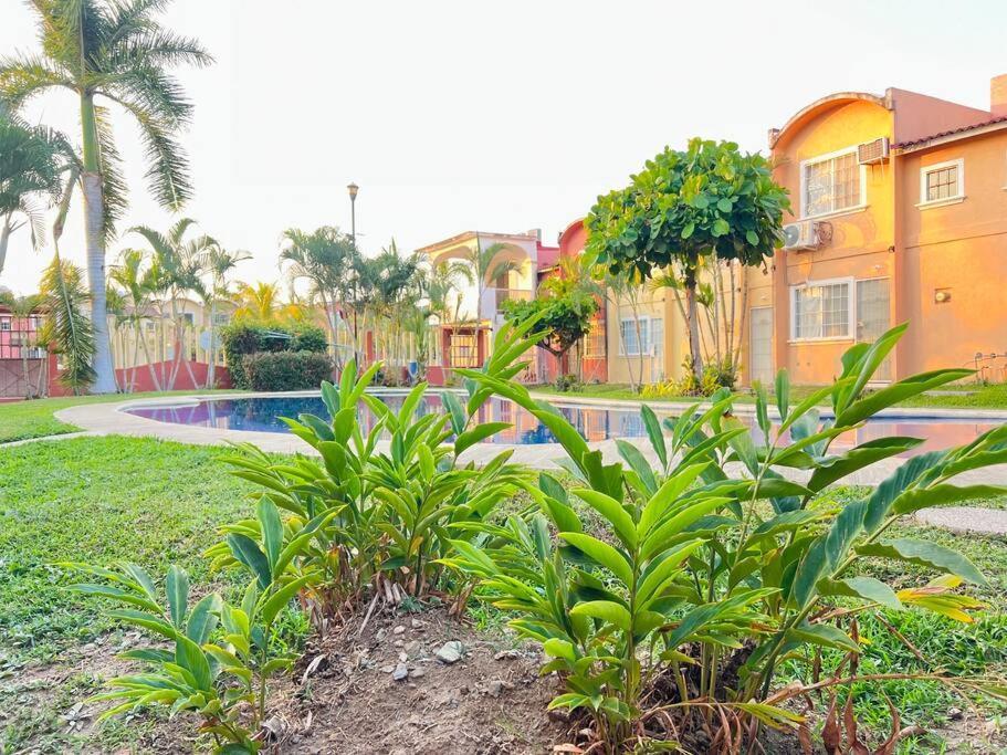 Appartamento Casa Con Alberca A 8 Min De Playa Ixtapa  Esterno foto